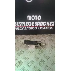 REPOSAPIE DELANTERO DERECHO...