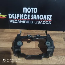 SOPORTE  DE PILOTO TRASERO...