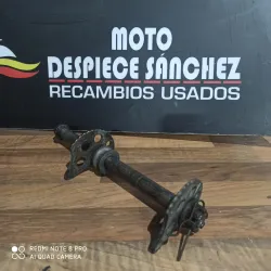 EJE RUEDA TRASERA YAMAHA SR...