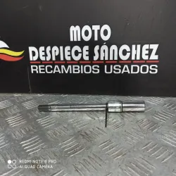 EJE DE RUEDA DELANTERA...