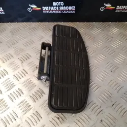 REPOSAPIE DELANTERO...