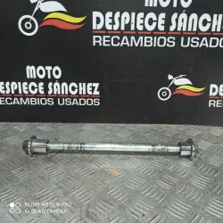 EJE RUEDA TRASERO  KYMCO...