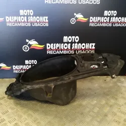 PORTACASCOS  APRILIA SR 50...