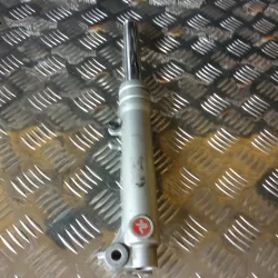 BARRA HORQUILLA DERECHA...