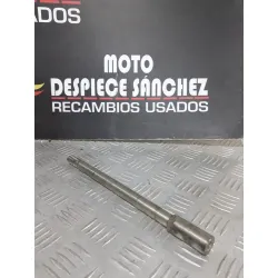 EJE DE RUEDA DELANTERA...