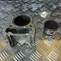 CILINDRO CON PISTON PIAGGIO...
