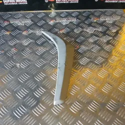 EMBELLECEDOR DELANTERO...