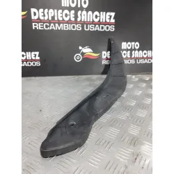 REPOSAPIE DELANTERO DERECHO...