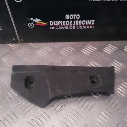 EMBELLECEDOR DERECHO DE...