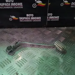 PALANCA DE FRENO TRASERO...