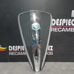 TAPA FRONTAL PIAGGIO...