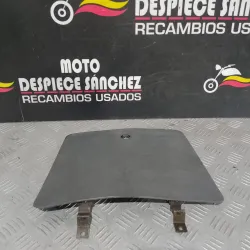 TAPA DE GUANTERA SUZUKI...