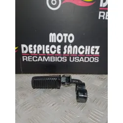 REPOSAPIE DELANTERO DERECHO...