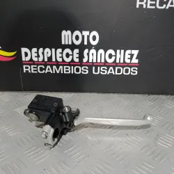 BOMBA DE FRENO DELANTERO...