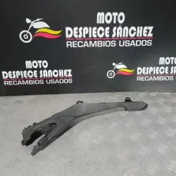 TAPA DE ESTRIBERA DERECHA...