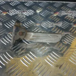 REPOSAPIE IZQUIERDO SYN...