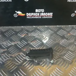 REPOSAPIE DELANTERO DERECHO...