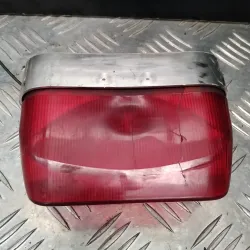 PILOTO TRASERO RASGADO...