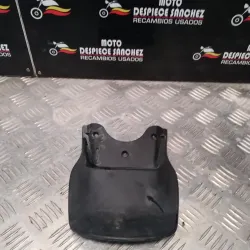 COLA DE PORTA MATRICULAS...