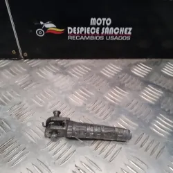 REPOSAPIE DELANTERO DERECHO...