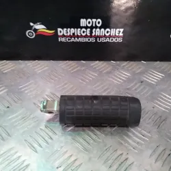 REPOSAPIE TRASERO RASGADO...