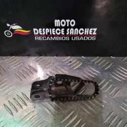 REPOSAPIE DELANTERO...