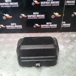 TAPA DE BATERIA KYMCO K-XCT...