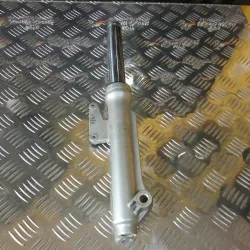 BARRA DE HORQUILLA DERECHA...