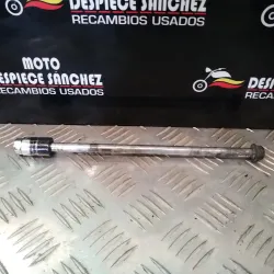 EJE DE RUEDA DELANTERA...