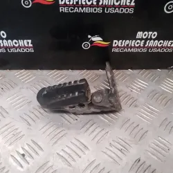 SOPORTE CON REPOSAPIE...