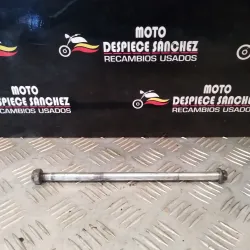 EJE DE RUEDA DELANTERA...