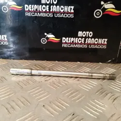 EJE DE RUEDA DELANTERA...