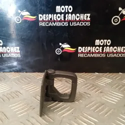 GANCHO CONTRAESCUDO...