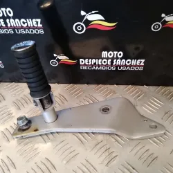 ESTRIBERA TRASERA DERECHA...