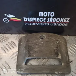 TAPA DE BUJIA SUZUKI...