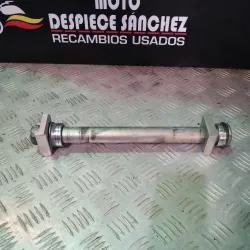 EJE DE RUEDA TRASERA YAMAHA...