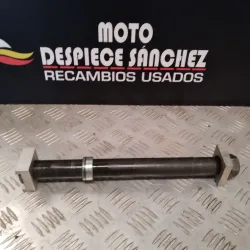 EJE DE RUEDA TRASERA YAMAHA...